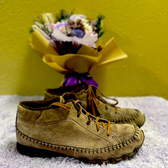 skechers women's bikers totem pole chukka boot